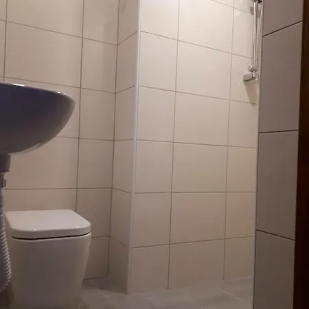 דירה 3 Bedroomed Bright *