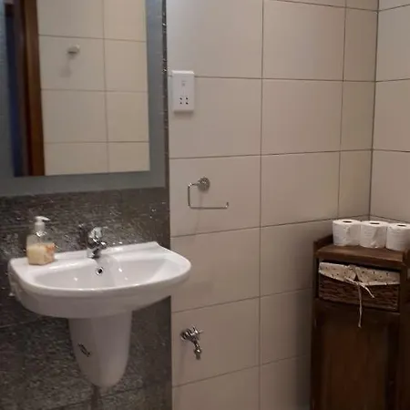 דירה 3 Bedroomed Bright