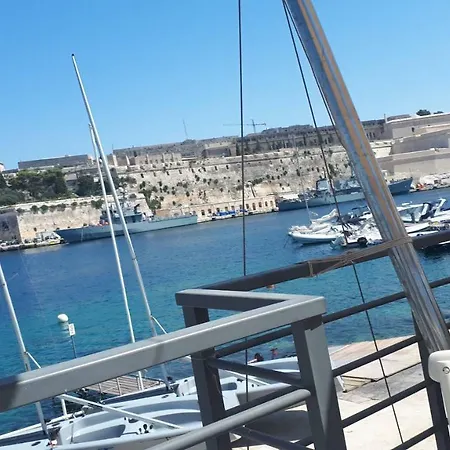 3 Bedroomed Bright דירה Ta Xbiex